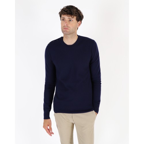 ROUND COLLAR WITH BUTTONS
