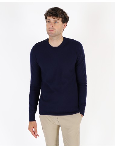 ROUND COLLAR WITH BUTTONS