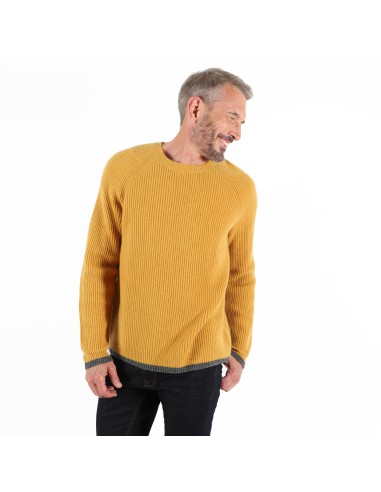 TWO-TONE ROUND NECK SWEATER